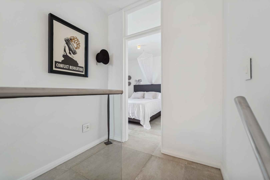 2 Bedroom Property for Sale in Mouille Point Western Cape